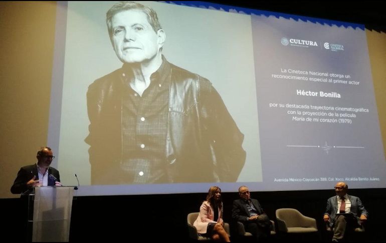 El actor recibió la noche de este miércoles un reconocimiento por parte de la Cineteca Nacional a su trayectoria. TWITTER / @CinetecaMexico
