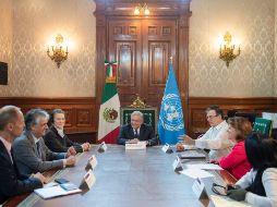 A la reunión asistieron el secretario de Relaciones Exteriores, Marcelo Ebrard y la titular del Sistema Nacional DIF, María del Rocío García. TWITTER / @lopezobrador_