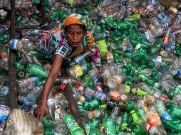 Solamente una pequeña proporción del plástico que se consume es reciclado. GETTY IMAGES