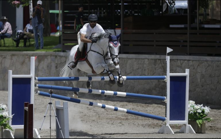 Juan Manuel Luzardo y “Zeitlos”realizaron el recorrido de desempate en un tiempo de 33.18 segundos, sin penalizaciones. EL INFORMADOR/F. Atilano