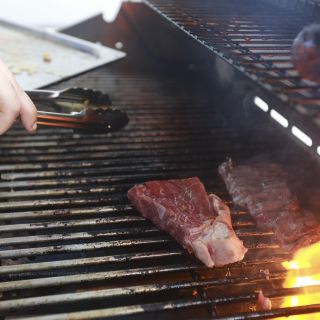 Aconsejan en Chile evitar asados durante futbol por contaminación
