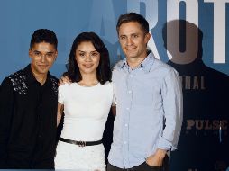 Los actores Benny Emmanuel y Leidi Gutiérrez, en compañía de Gael García, director de la cinta “Chicuarotes”. EL INFORMADOR / A. Camacho