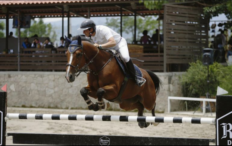 El binomio conformado por Arturo Parada y “Calco” se llevó los aplausos pese a vencer al local Juan Manuel Luzardo, quien montaba a lomos de “Stan”. EL INFORMADOR / F. Atilano