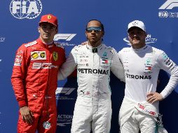 Los pilotos de Mercedes hacen el 1-2 y se colocan delante del monegasco Charles Leclerc, que saldrá tercero. AP / C. Paris