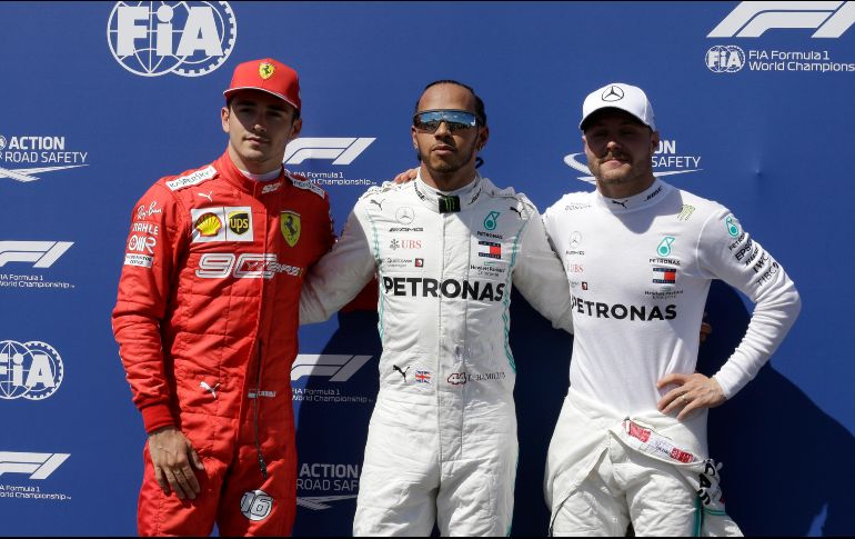 Los pilotos de Mercedes hacen el 1-2 y se colocan delante del monegasco Charles Leclerc, que saldrá tercero. AP / C. Paris