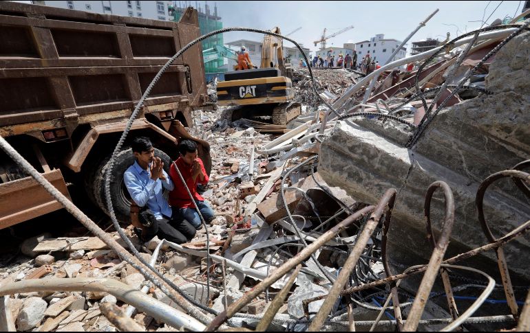 Trabajadores indicaron que el edificio en construcción en la ciudad costeña de Sihanoukville fungía además como su alojamiento. EFE/ M. Remissa