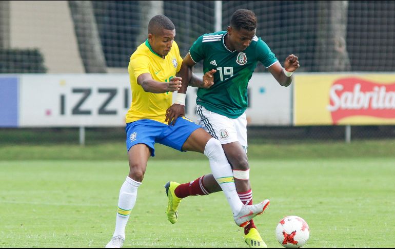 Maleck (#19) jugó en las fuerzas básicas de Chivas y fue convocado a la Selección mexicana Sub-18 y Sub-20. MAGO7/ARCHIVO