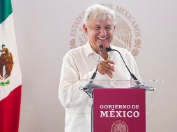 López Obrador indica que la foto fue tomada cuando era candidato a gobernador por el FDN. NTX / PRESIDENCIA