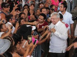 El Presidente también se comprometió a crear una  planta de generación de energía eléctrica a fin de que no haya más apagones en la Península de Yucatán. NOTIMEX/Presidencia