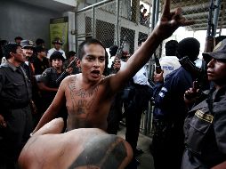 El Gobierno salvadoreño declaró “estado de emergencia” en 28 centros penales, con lo que se prohíben las visitas de familiares y los traslados para audiencias en los tribunales. AP/Archivo