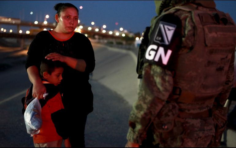 Andrés Manuel afirma que el Ejército también, por ley, puede detener a los migrantes. AP / C. Chávez
