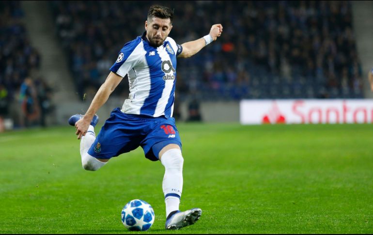 El volante pidió a Gerardo Martino, técnico de la Selección Nacional, no acudir a la Copa Oro de la Concacaf para cerrar el trato con el club español. IMAGO7
