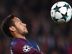 Según el periódico barcelonés ''Sport'', el jugador ''acepta reducirse casi la mitad su actual salario'' para volver a vestir de blaugrana. AFP / ARCHIVO