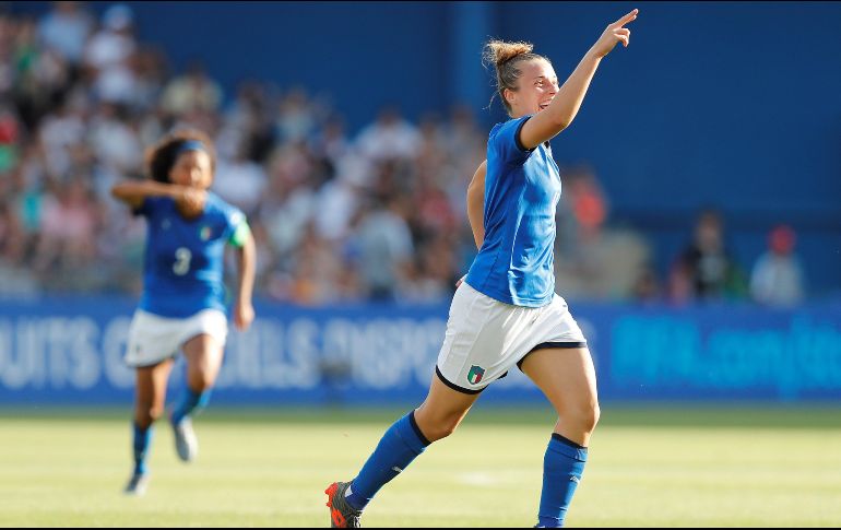 Los tantos de Valentina Giacinti (15) y Aurora Galli (49) permitieron a las italianas superar los octavos, en espera de conocer al rival de la siguiente ronda. EFE / G. Horcajuelo