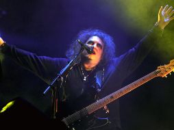 Los miembros de la banda, Robert Smith, Simon Gallup, Jason Cooper, Roger O'Donnel y Reeves Gabrels, tocaron en aquel recital canciones tan míticas como 