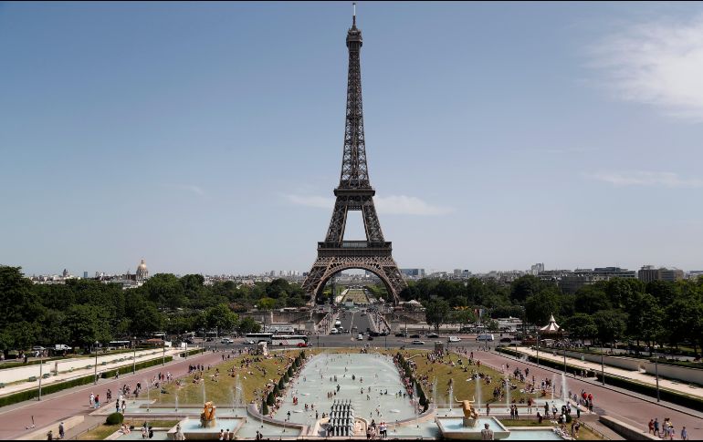 El Ministerio de Salud de Francia ha pedido a la población que se nade, debido al calor, solo en zonas autorizadas. AFP / Z. Abdelakafi