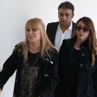 Amigos y familiares dan el último adiós a Gualberto Castro