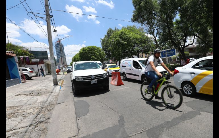 Cuadrillas de la SIOP volvieron a la zona después de conocer el fallo del juez que permitía continuar las obras de la ciclovía. ESPECIAL