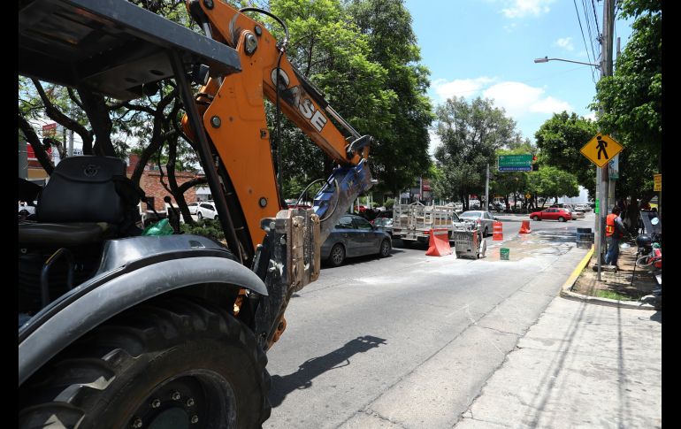 Cuadrillas de la SIOP volvieron a la zona después de conocer el fallo del juez que permitía continuar las obras de la ciclovía. ESPECIAL