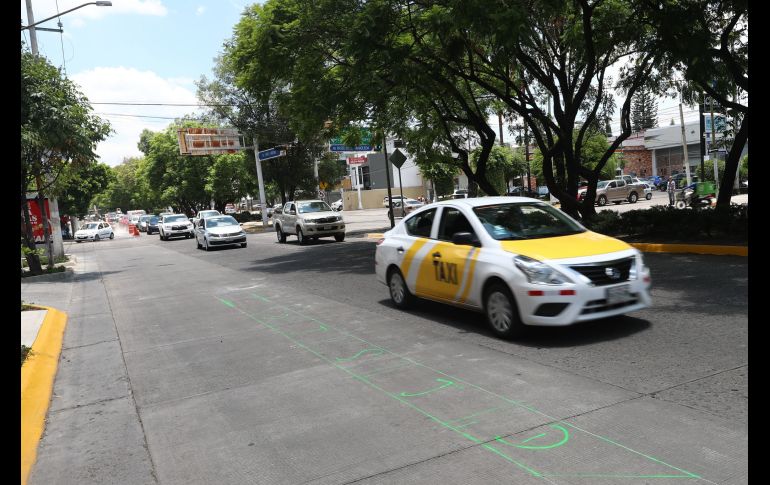 Cuadrillas de la SIOP volvieron a la zona después de conocer el fallo del juez que permitía continuar las obras de la ciclovía. ESPECIAL