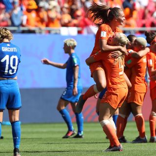 Holanda vence a Italia y pasa a semifinales en Mundial femenino