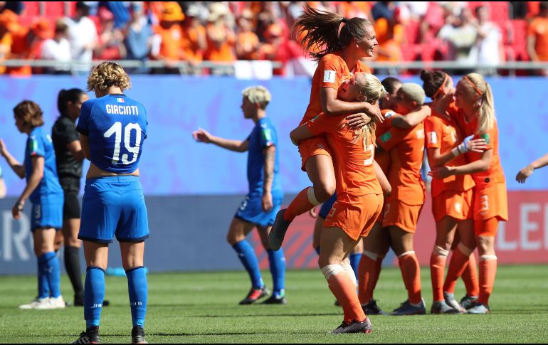 Es la primera vez en su historia que las holandesas alcanzan dicha ronda, una hazaña que también las clasifica para los Juegos Olímpicos de Tokio 2020. EFE / T. Bozoglu