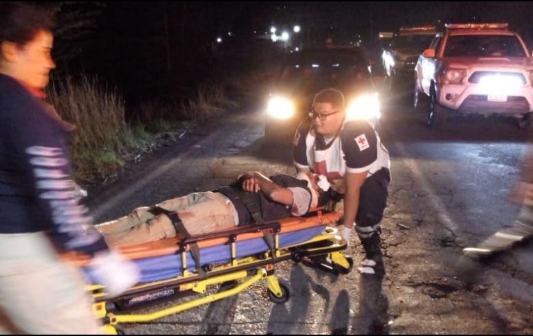 En el accidente a la altura de Puente Grande, localizaron a una persona ya sin vida y una más con lesiones graves. ESPECIAL / Bomberos de Zapopan