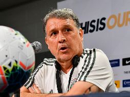 ''Nunca, salvo el caso de Carlos Vela que se pronunció públicamente, ningún jugador tiene las puertas cerradas'', dijo el argentino, para explicar las condiciones con las que juega su papel de seleccionador. IMAGO7