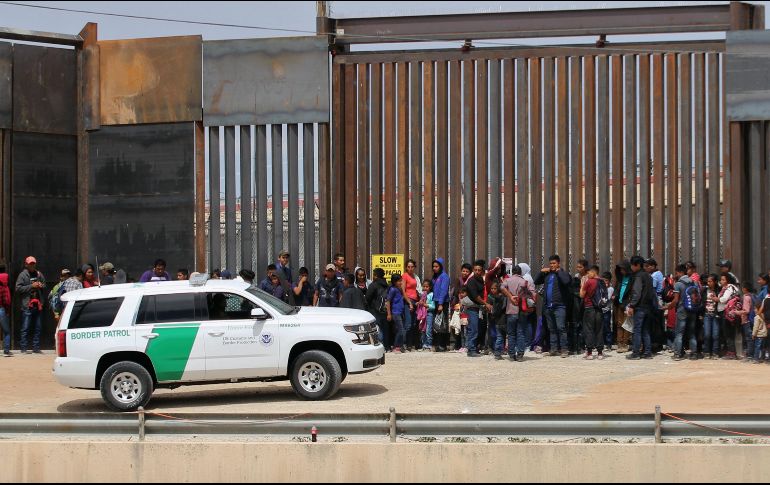 El grupo de Facebook denunciado está integrado por agentes y exagentes de la patrullafronteriza. AFP/ARCHIVO