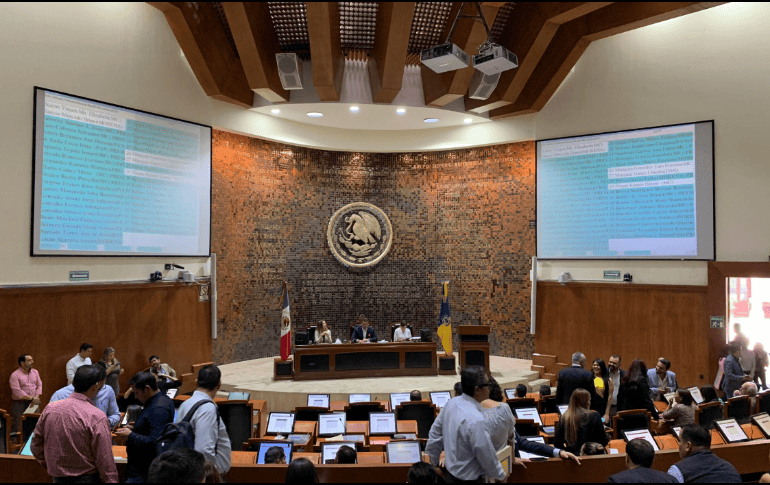 Salvador Caro planteó que en la misma sesión del pleno, en la que se notifique el aval de los ayuntamientos a la reforma, se presente el dictamen de los cambios. TWITTER / @LegislativoJal