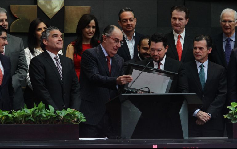 En la sede de la BMV se realizó el campanazo del lanzamiento del Programa de Aumento de Montos Máximos de Crédito. NTX/G. Granados