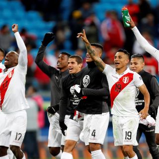 Perú golea a Chile y va a la final de Copa América