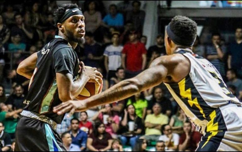 El último cuarto fue una notoria debacle en el juego de los Gigantes. TWITTER / @CIBACOPAdp