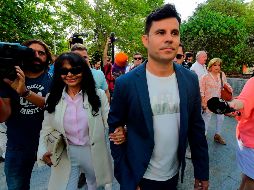 En la imagen, el supuesto hijo de Julio Iglesias, Javier Sánchez Santos junto a su madre Maria Edite. AFP / J. Jordan