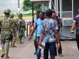 Remarcan que si bien la condición migratoria de los centroamericanos que se encuentran en territorio mexicano es temporal, el gobierno analiza un esquema especial para darles empleo. EFE/A. Pineda