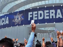 Policías federales inconformes se manifiestan desde la semana pasada en el centro de mando de la corporación en Ciudad de México. NTX/ARCHIVO