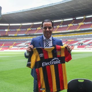 Omar Bravo jugará con Leones Negros en partidos de aniversario