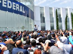 Los elementos comenzaron a gritar: 