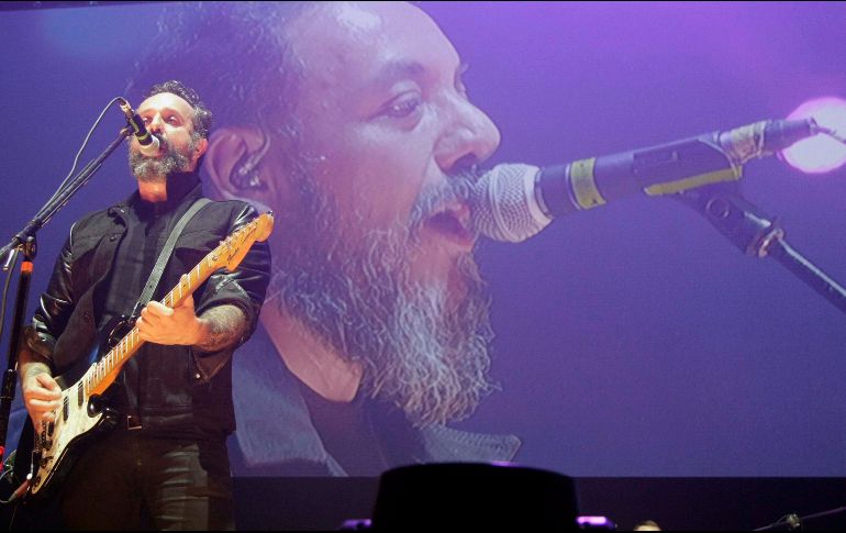 “¿Dónde jugarán lxs ninxs?”. La banda, durante la grabación de su concierto de aniversario en el Palacio de los Deportes. AFP