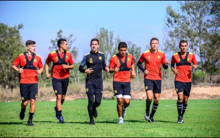 El técnico se concentra en detectar los errores que se comentan en los amistosos para evitar que en el torneo les afecten en sus aspiraciones a la Liguilla. TWITTER / @LeonesNegrosCF