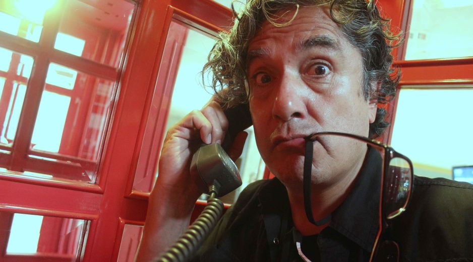 El bajista del Grupo Botellita de Jerez publicó en 1988 su primer libro: el poemario Entre sueños te veas. EL INFORMADOR/ARCHIVO