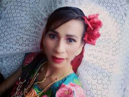 Hoy en día salir salen de forma libre por las calles ataviadas con el traje típico de la mujer tehuana y que solía portar la reconocida pintora mexicana Frida Kahlo como símbolo de mexicanidad. NTX