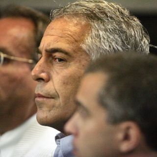 El millonario Jeffrey Epstein es detenido por tráfico sexual