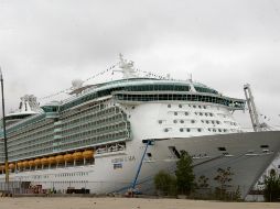 El crucero Freedom of the Seas en una imagen de 2006. La caída de la menor sucedió mientras el crucero estaba atracado en el puerto de San Juan. AP/ARCHIVO