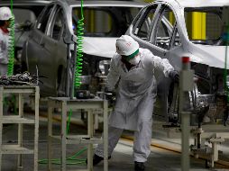 Durante junio, las armadoras instaladas en el país produjeron 337 mil 253 unidades. AP/ARCHIVO