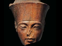 La semana pasada la casa de subastas en Londres, Christie's vendió la escultura del faraón en seis millones de dólares. ESPECIAL / christies.com