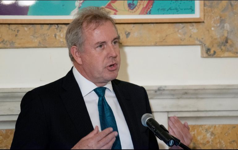 La publicación de los correos confidenciales de Darroch (foto) desató la ira de Trump quien lo llamó 