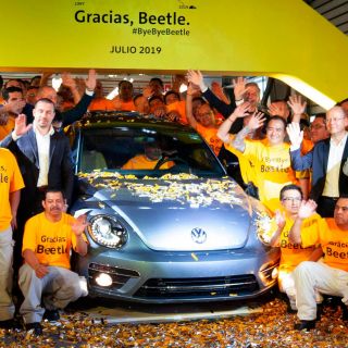 Adiós al "Beetle": Volkswagen México fabrica el último "escarabajo"