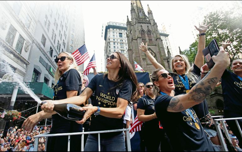 Las jugadoras estadounidenses fueron huéspedes distinguidas en Nueva York tras un nuevo logro a escala mundial. EFE