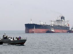 La Fuerza Naval de los Guardianes de la Revolución de Irán rechazó haber intentado impedir el paso del petrolero, como reclaman el Reino Unido y EU. EFE / ARCHIVO